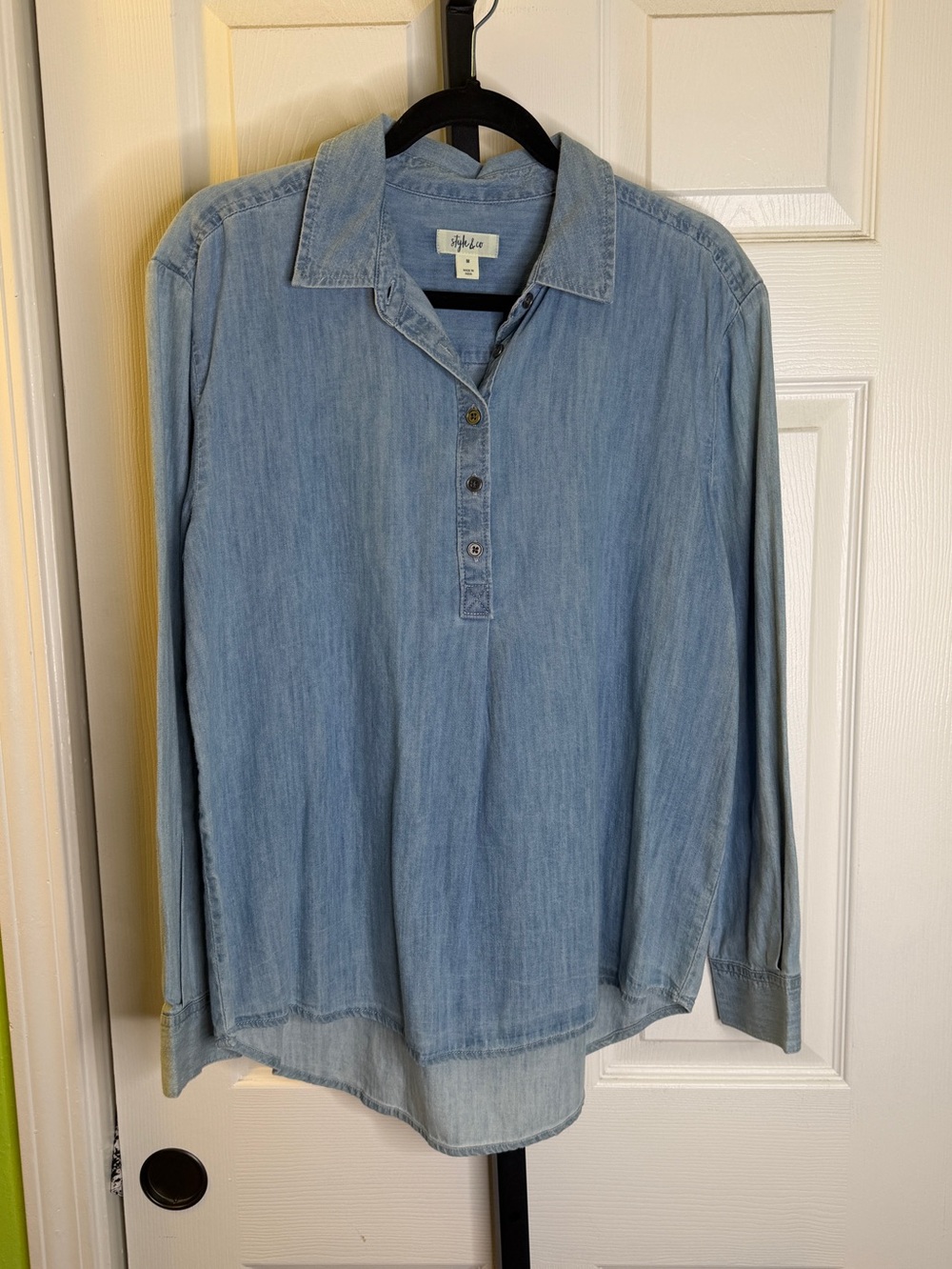 Style & Co. Light Blue Chambray Button-Front Shirt, size Medium, NWT